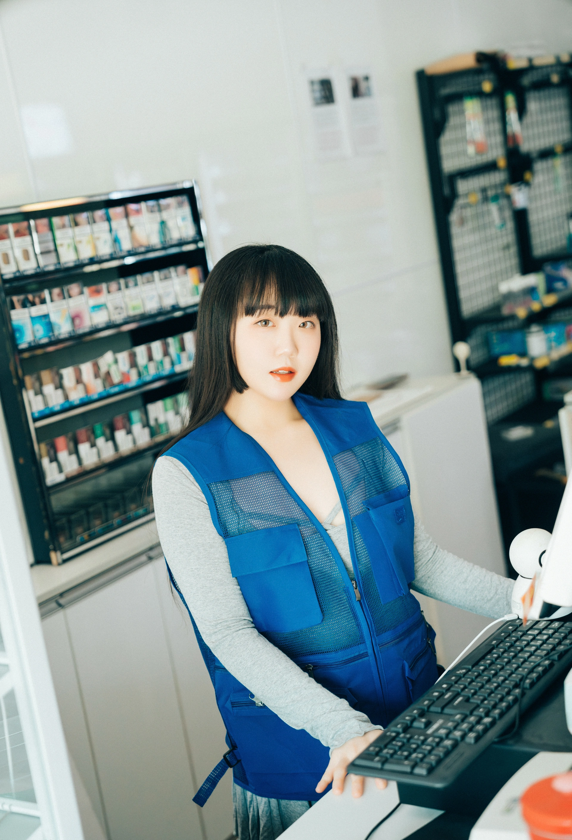 159.[Loozy] Doyeon - Convenience store sub 1